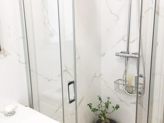 ¿Necesitas adaptar el baño para una persona mayor?